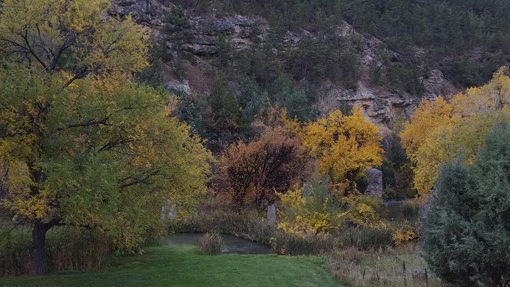 River Falls Lodging -Black Hills, South Dakota Хот Спрингс Екстериор снимка
