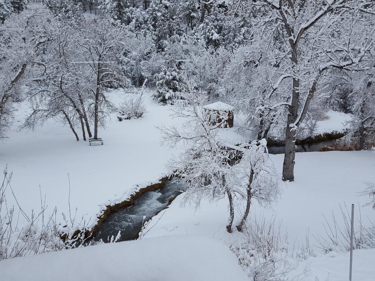 River Falls Lodging -Black Hills, South Dakota Хот Спрингс Екстериор снимка